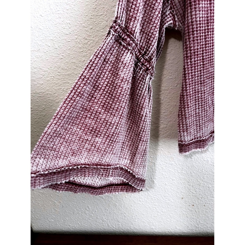 We The Free Dahlia Burgundy Waffle‎ Knit Thermal Bell Sleeve Top M Boho Beachy - Picture 5 of 10